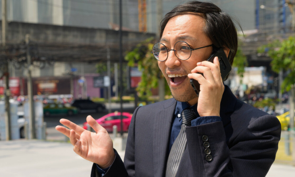 Китайские мужчины не просто так ходят с длинными ногтями: для русских это дикость